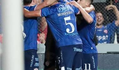 Triunfazo de Unión ante el puntero y se acerca a la Sudamericana