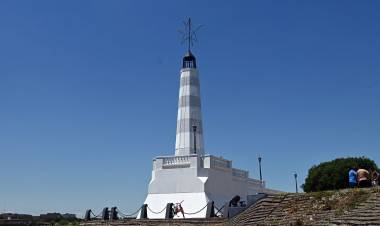 El Municipio puso en valor el Faro de la Costanera Oeste
