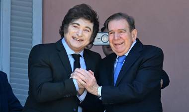 González Urrutia planea volver a Venezuela para la asunción de Maduro