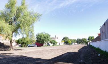 Poletti recorrió las obras de recuperación del espacio público lindero a La Esquina Encendida