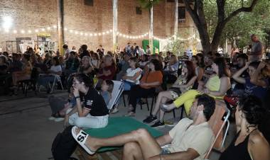 El ciclo de Cine Bajo las Estrellas vuelve en enero y febrero al Mercado Progreso