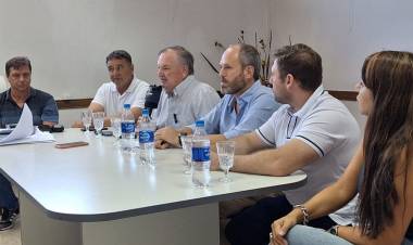 El Senador Michlig encabezó un acto de Fortalecimiento del sistema de Salud y de la red vial Departamental