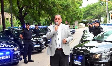 Poletti participó de la entrega de patrulleros para la ciudad: “Hay que dar herramientas a esta vocación policial”