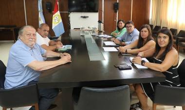 El ministro de Educación y los gremios docentes mantuvieron una reunión de trabajo
