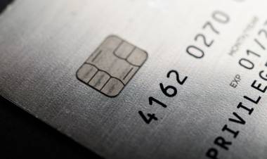 La Defensoría del Pueblo advirtió por consumos duplicados en tarjetas de créditos