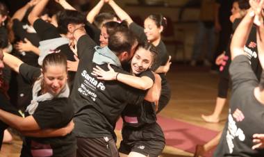 Último ensayo de la delegación santafesina antes de presentarse en el Festival de Cosquín