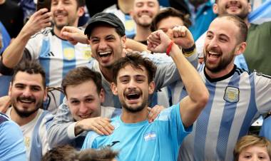 Mariano Navone fue el héroe del triunfo argentino ante Noruega por la fase inicial de la Davis