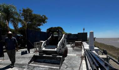 Defensa contra inundaciones: Provincia comenzó los trabajos de mantenimiento en la Costanera Oeste de la ciudad de Santa Fe