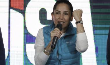 Lucia Novoa denunció que Novoa llevó la democracia en Ecuador a una dictadura