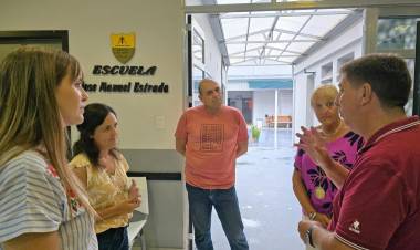 Rubén Pirola y Van Strate visitaron la escuela José Manuel Estrada y analizaron mejoras en infraestructura