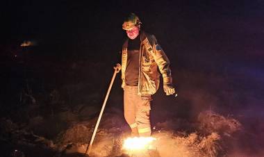 Brigadistas trabajan para controlar incendio en Cacique Ariacaiquín