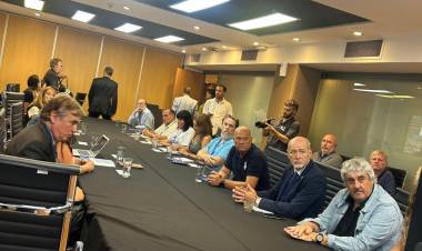 Con el texto de un decreto debajo del brazo nos comunicaron que no van a invertir en educación