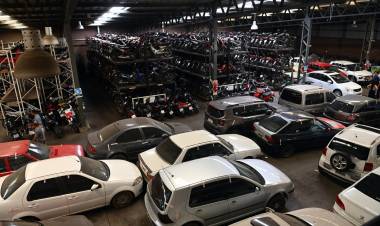 En el último año se compactaron más de 1300 vehículos no reclamados del corralón municipal