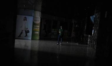 Apagón en Chile dejó al 98 ? la población sin luz y decretaron toque de queda