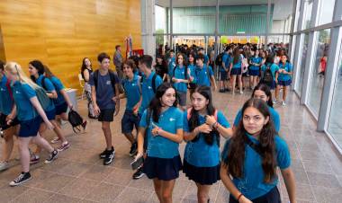 Cerca del 75% alumnado de la ESUNL continúa en la Universidad