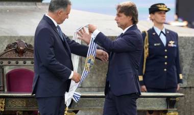 Orsi juró como nuevo presidente de Uruguay