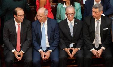 Roberto Vicente: "El presidente debe respetar al Senado y enviar allí los pliegos de Lijo y García Mansilla"