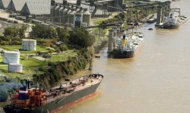 Los puertos de Rosario están paralizados por el paro de los aceiteros y hay preocupación por la entrada de divisas