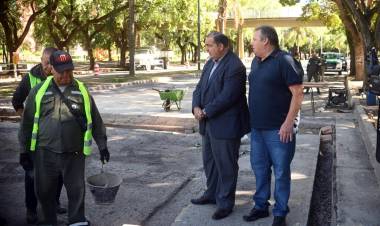 Poletti recorrió la obra de manda peatones en la Costanera Oeste: “Queremos que vuelva a ser un lugar de paseo”