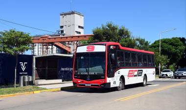 La línea 9 de colectivos comenzó a prestar servicio dentro del Puerto