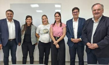 Inauguración de un aula inaugurada en Ambrosetti con el Programa “Mil Aulas”