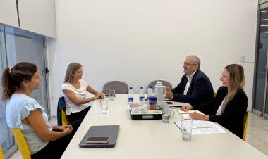 Calvo visitó la UNRAF para revizar los alcances de la reforma constitucional