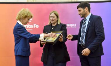 El gobernador otorgó un reconocimiento a la trayectoria de la jueza María Angélica Gastaldi