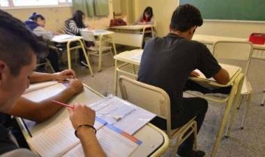 La secundaria en Argentina: alta matriculación y amplia brecha socioeconómica entre estudiantes de privadas y públicas