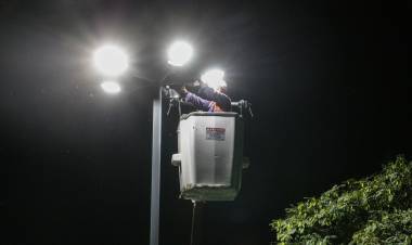 Plan de iluminación: durante abril se trabajará en 13 barrios de la ciudad