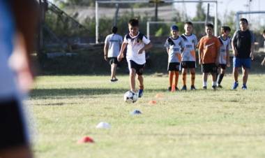 El proyecto municipal Fútbol Infantil no para de crecer: este año llega a más de 15.000 niños y niñas