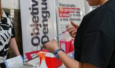 Objetivo Dengue: en Santa Fe se colocaron casi 120.000 dosis y la estrategia continúa en forma gratuita