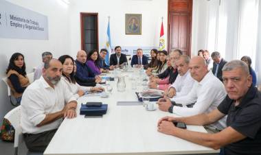 Paritaria: Provincia y gremios acordaron pasar a un cuarto intermedio hasta el miércoles 7 de mayo