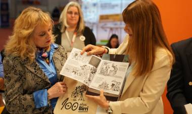 FILBA 2025: Provincia y UNL donaron libros a 170 bibliotecas populares santafesinas