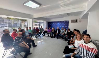 Calvo se reunió con intendentes, presidentes comunales y concejales de Más para Santa Fe