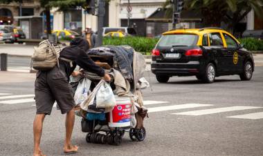 Una familia tipo necesitó $1.110.063 para no ser pobre en abril