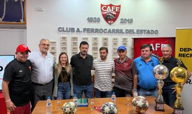 Calvo y Chivallero presentes en el lamnzaimiento de torneo de fútbol infantil "Bichito 2025"