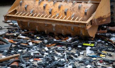 Destrucción de más de 1000 armas en Rosario: muchas eran réplicas utilizadas para cometer delitos