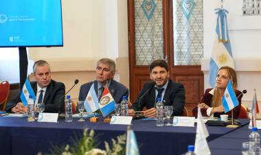 Pullaro: “La nueva Constitución debe consagrar la información publica y la transparencia”