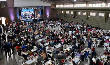 Unidos por la Patria: mil santafesinos compartieron un almuerzo para celebrar el 25 de mayo en Santa Fe