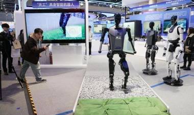 Los robots humanoides chinos ya realizan tareas propias de los empleados de comercio