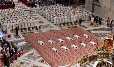 León XIV llamó a los nuevos sacerdotes a "ser creíbles" y "sanar una Iglesia herida"