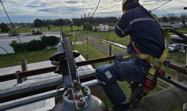 La EPE invierte 10 mil millones de pesos en la compra de más de 300 transformadores