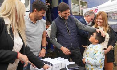 Pullaro: “Creemos en el federalismo y que los recursos tienen que volver a nuestra provincia para más obras y más igualdad”