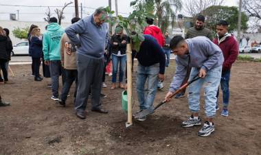B° Mayoraz: la Municipalidad transformó un predio abandonado en un nuevo espacio verde