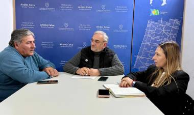 Calvo junto a Chivallero se reunieron con el Presidente Comunal de Coronel Fraga, Valter Larra
