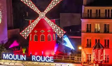 Las aspas de Le Moulin Rouge volvieron a girar