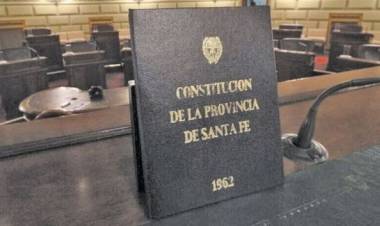 Reforma de la Carta Magna: "La Constitución no es un librito viejo, es el DNI de todos los santafesinos"