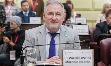 Lewandowski: "Más propuestas y menos show para una Constitución que le sirva a la gente"