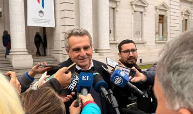 Rossi presentó una cláusula sobre Malvinas y advirtió sobre la situación económica y política en Santa Fe