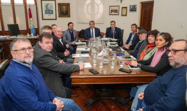 Provincia mantuvo un nuevo encuentro paritario con los gremios de la Administración Pública Central 